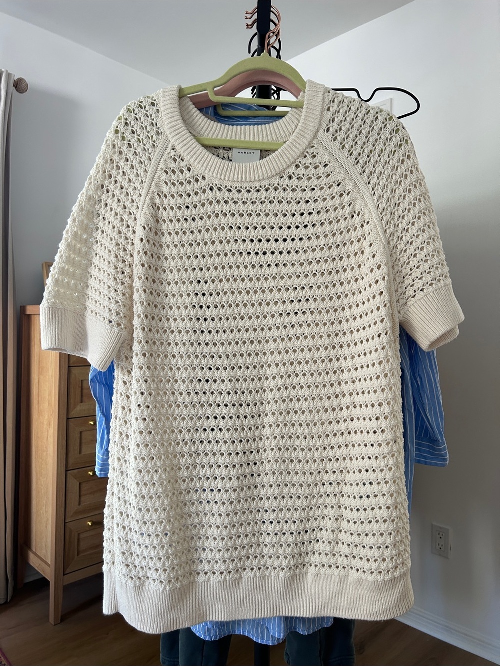 Varley 100% Cotton Knit Top. Size XL. PTP 20” with stretch. Cream.